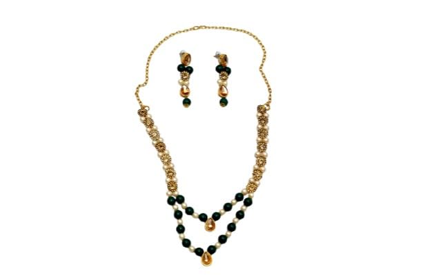 Image of Gold Plated Traditional Kundan & Pearl Studded Necklace Jewellery Set For Women