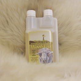 Woolskin Premium Woolwash 500ml - Perfect Sheepskin & Wool Detergent Liquid - Excellent Low-Temperature Detergent