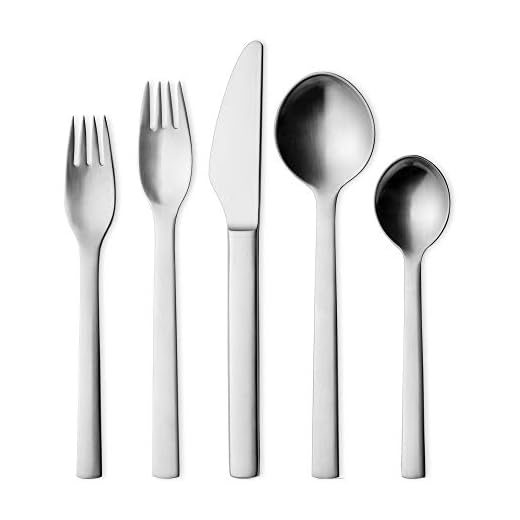 Georg Jensen New York Bestickset, 5 st - 1x lång middag kniv, 1x middag gaffel, 1x middag sked, 1x Mindre Fork och 1x Tea Spoon, Matte rostfritt stål 18/8 av Henning Koppel