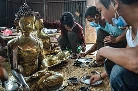 Miniatura 8 de Himalayan Craft Escultura de pared Garuda tallada a mano en una sola madera, deidad protectora Budismo tibetano antiguo Cheppu, comer serpientesnag