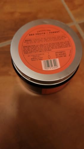 Crackling Red Fruits Forest Scented Candle, 45 Hours Burn Time