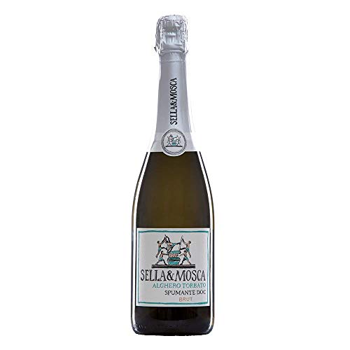 VITI - Proviene da uve cabernet sauvignon allevate su terre forti di argille ferrose, coniugate da un antico caos geologico a sabbie di natura eolica. Un terroir che influenza e plasma la varietà in chiave mediterranea, rendendo il vino unico e seducente.