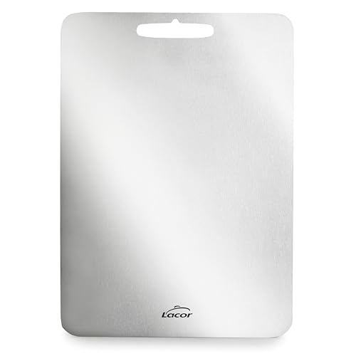 Lacor - 60773 - Schneidebrett aus Titan, Reines Titan 99%, 25 x 36 cm, Wendbar, Hygienisch, Hohe Schnitt- und Wärmebeständigkeit, Mit Aufhängeloch