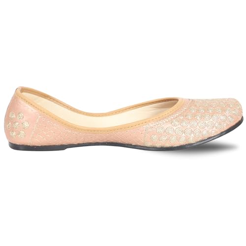 Image of DFR Women Embroidered Mojari Juttis