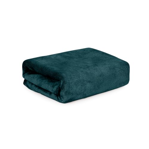 Image of HOUSSE Premium Microfiber Bath Towel - Extra Large 75x150cm Quick Dry Towels for Women Men & Kids | Super Soft Plush 550 GSM | Ultra Absorbent for Home Swimming Sports & Travel (Jungle Green)