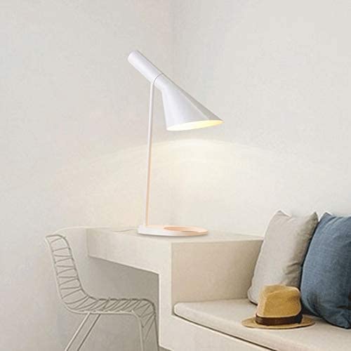 Nowoczesna lampa stołowa Art Deco Led proste żelazne lampy stołowe do sypialni obok lampy studyjnej lampka biurkowa do czytania