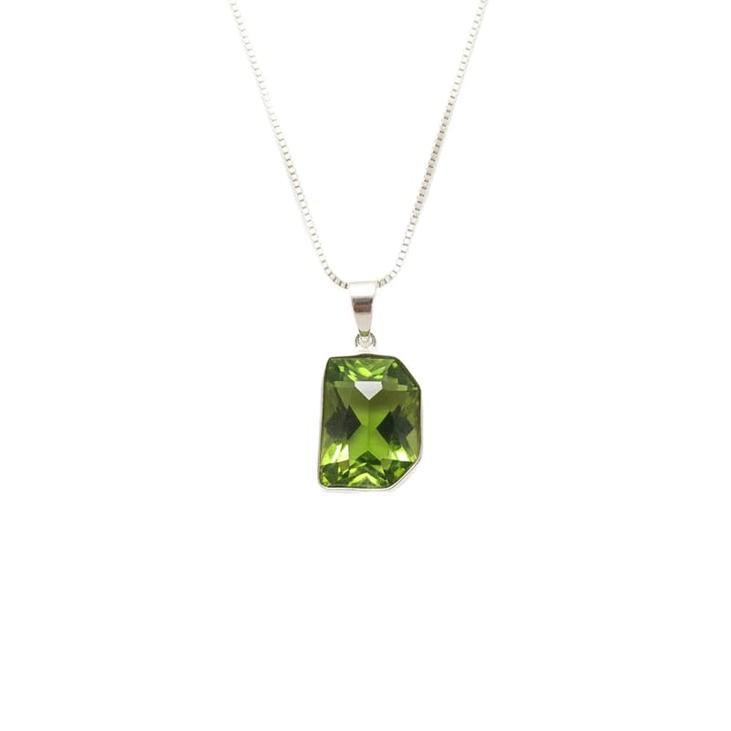 Pendentif en quartz vert naturel le cadeau d'anniversaire idéal