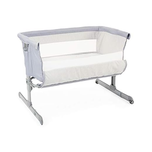 Chicco Next2Me Cuna de Colecho para Bebé Chick to Chick con Colchón, Apertura Lateral, Altura Ajustable, Paneles de Malla, Ruedas y Bolsa de Viaje 0-6 Meses, 9 kg, Color Gris.