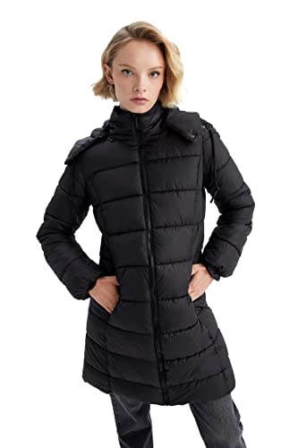 Manteau DeFacto femme fini le froid hivernal avec ce pardessus chaud et léger