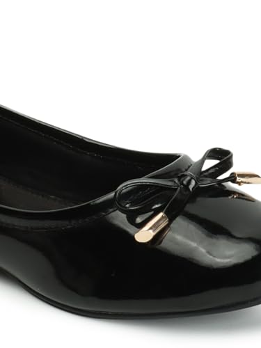 Image of Carlton London Women's Round Toe Bow Detail Ballerinas