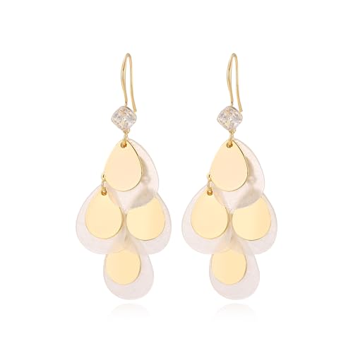 Boucles d'oreilles pendantes fleurs blanches et or, le cadeau idéal pour elle
