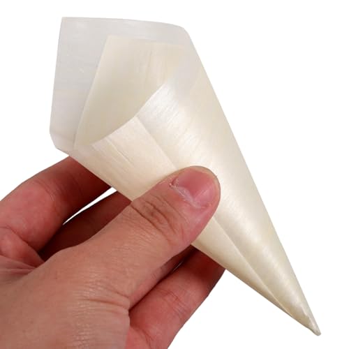 Cornet de crème glacée en bois et brochettes de chips pour buffet de mariage champêtre