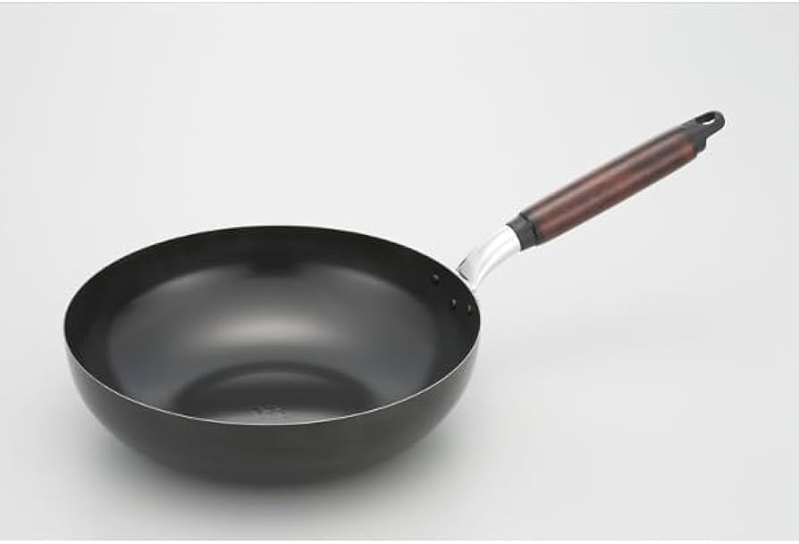 Amazon | 【燕三条製】本格鉄製 いため鍋 28cm IH対応 ガス火 全熱源に