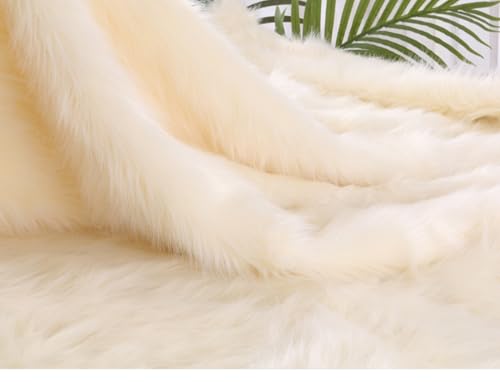 ＯＮＥＳＵＧＡＲ かわいい フェイクファー ぬいぐるみ生地、ロングパイルフェイクファー素材、コスチュームファッションラグ小道具背景コスプレチェア装飾用ふわふわ生地室内装飾工芸品DIY縫製20cm*50cm (オフホワイト) [並行輸入品]