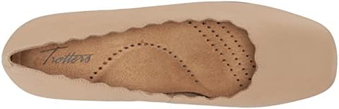 Trotters Women's Sabine Ballet Flat, Nude, 11 Narrow | Image 4
