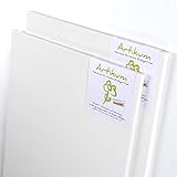 DIE KEILRAHMENLEISTEN: Profilstärke von 17x26mm (Seitenhöhe x Breite). Kommen aus nachhaltiger Forstwirtschaft. Das Holz ist frei von Ästen & Harzgallen und stellt eine solide formstabile Basis zum Bespannen dar. Die Keilrahmen fertigen wir traditionell mit dem typischen Außenwulst, der ein Aufliegen der Leinwand auf dem Keilrahmenholz verhindert und so einen gleichmäßigen Farbauftrag ermöglicht. Die Keilrahmenkonstruktion macht es möglich die Spannung der Leinwand durch Auskeilen anzupassen.