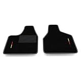 FORME : Tapis non universel mais spécialement façonné pour la forme du plancher de votre voiture. Nos tapis sur mesure garantissent une meilleure protection que les tapis universels, qui peuvent avoir des problèmes d'adaptation et sont créés pour des dimensions standards, empêchant ainsi une protection complète de l'ensemble du plancher de la voiture. Grâce à leur précision, nos tapis s'adaptent parfaitement à l'intérieur de la voiture.