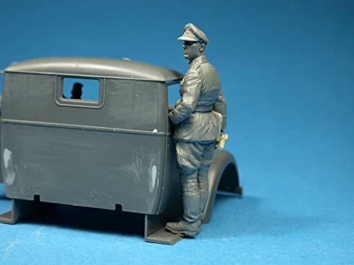 Miniart 1:35 Scale Wwii Drivers Plastic Model Kit #TOP3
