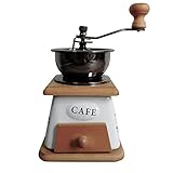 Facile da usare: basta posizionare i chicchi di caffè nella ciotola del macinacaffè e ruotare la maniglia più volte. Il caffè macinato poi cade nel cassetto e così si prende il caffè