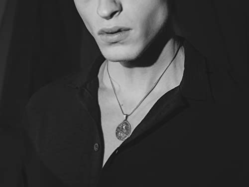 Colgante Ovalado de Santa Rita en Plata Personalizable