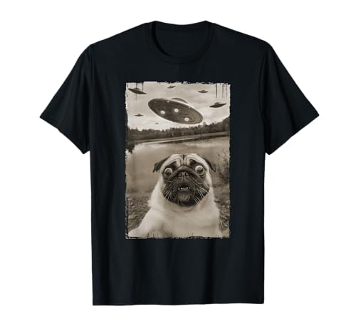 Vintage Pug UFO Encounters - Funny UFO and Pug Selfie T-Shirt
