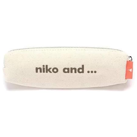 Amazon Co Jp Niko And ペンケース 白 当店のオリジナルミニ缶バッジ付 文房具 オフィス用品