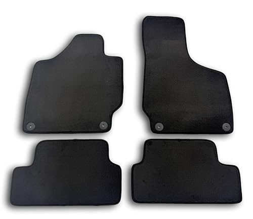 ✅ Enorme forza di presa: La bordatura dei nostri tappetini, creata con uno strato di velcro speciale, permette di ottenere una presa salda ed irremovibile sul pavimento dell’auto anche in assenza di sistemi di fissaggio al fine di evitare scivolamenti del tappetino durante l’uso.