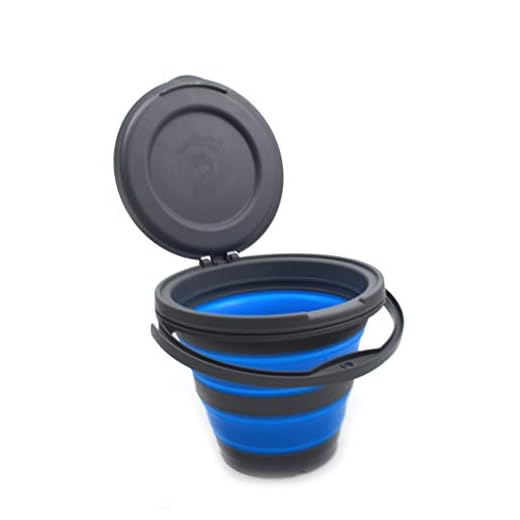 SAMMART 5L Collapsible Fishing Bucket with Removable Lid - Foldable Round Tub - Portable Plastic Water Pail - Space Saving Outdoor Waterpot - Trunk Organizer For All Types Of Vehicles (Grey/Blue, 1)
