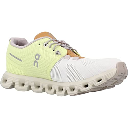 Image of On Women's Cloud 5 Sneakers