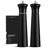 Parfait pour les amateurs de cuisine : Que vous soyez un chef professionnel ou un cuisinier amateur, ces moulins à épices sont essentiels. Ajoutez une touche finale à vos plats avec précision et style, faisant de Black Sweden Home un incontournable dans votre collection de salières et poivrières bois.