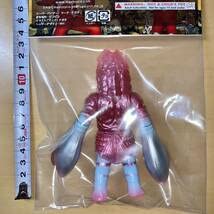 バルタン星人　ソフビ　oneup Amazon.co.jp: MAXTOY バルタン星人 クリアピンク One up