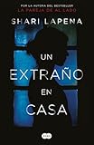 Un extra&Atilde;&plusmn;o en casa / A Stranger in the House (Spanish Edition)