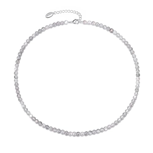 Collier en pierre de lune et mini perles, le bijou ajustable idéal pour vos soirées d'été