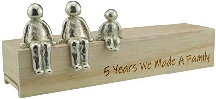 5th Anniversary Idea – 5 Years We Made A Family Metal Ornament – Choose Your Family Combination (1 Child)