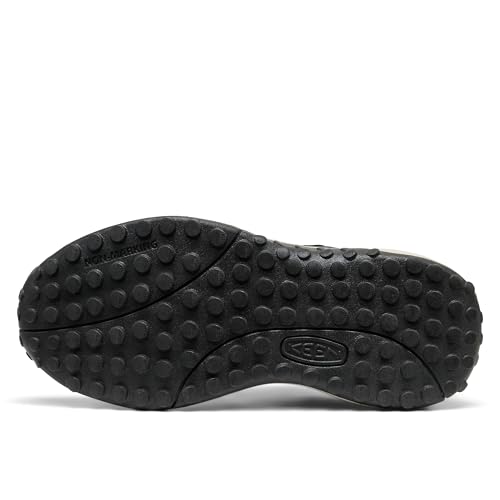 KEEN KS86を履く子供の活動シーンを示す画像