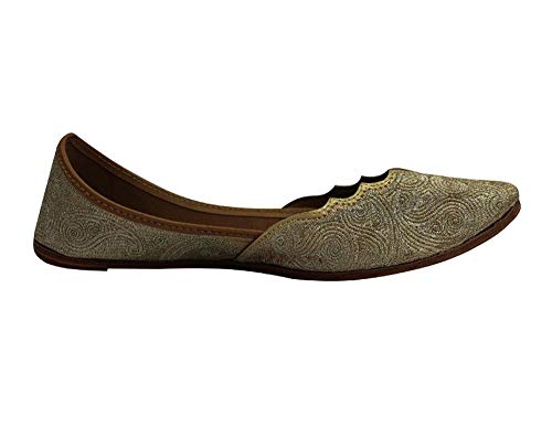 Stop n Style Gold Punjabi Jutti for Women Khussa Online Phulkari Jutti Salwar Kameez Jutti Handmade Jutti3