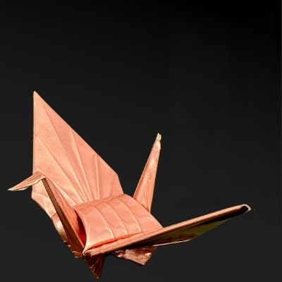 (銅製)職人技が光る金属折り鶴 - 縁起の贈り物に