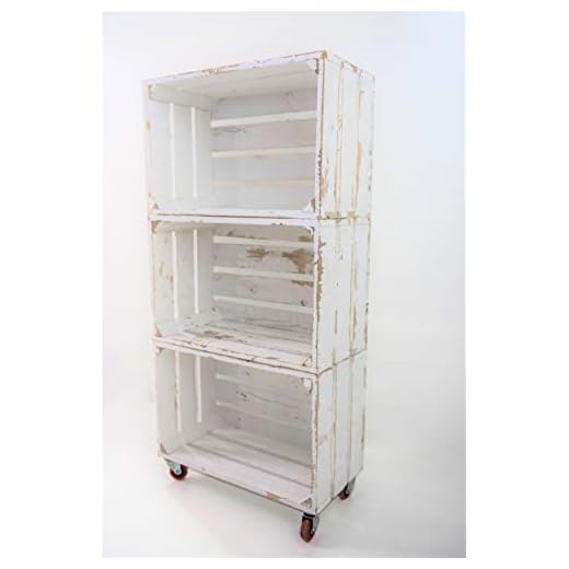 Estantería con 3 Cajas de Madera Pintada Blanco Vintage Tipo Fruta Vertical con Ruedas Rojas Sam, Cajas Blanco Vintage, 50x32x110CM. Incluye Imán Personalizable de Madera.
