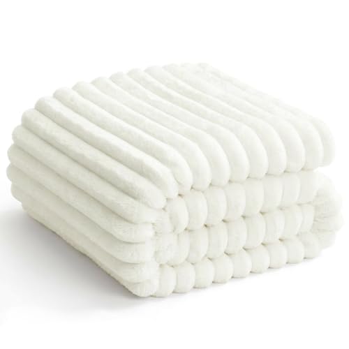 WAVVE Kuscheldecke Wollweiß Flauschig Decke - 150x200cm - Weiche Flanell Fleecedecke, Sofadecke und Couchdecke, Warme Korddecke für Wohnzimmer Deko, Sofaüberwurf Tagesdecke