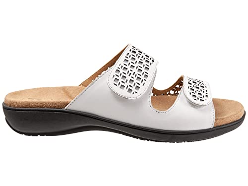 Image of Trotters Women's Flat Sandals