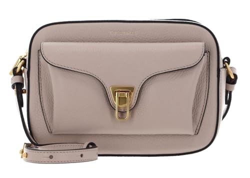 La pelle bovina goffrata della borsa Coccinelle Beat Soft Camera Bag è particolarmente elegante e di alta qualità. In questo modo il tuo stile sarà valorizzato e dona un tocco italiano. La borsa a tracolla può essere indossata anche con la tracolla regolabile. Dimensioni: 21 x 14 x 7 cm