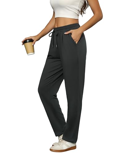 Design Pratico con Tasche Laterali: Dotati di pratiche tasche laterali, questi pantaloni lunghi donna sono funzionali per contenere piccoli oggetti come chiavi o cellulare. Il taglio dritto e il design semplice li rendono pantaloni donna versatili e perfetti per look casual, sportivi o da relax