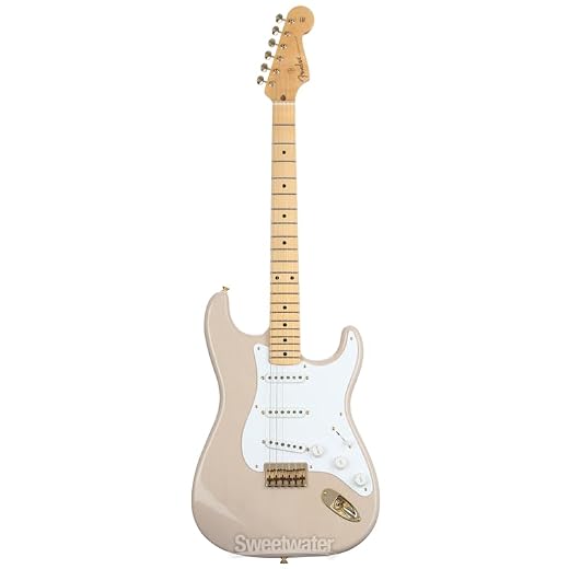 Fender Custom Shop Limited-edition 1954 Hardtail Stratocaster DLX Closet Classic Electric Guitar - Dirty White Blonde