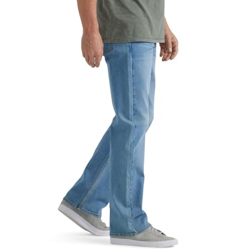 Image of Wrangler Men's Relaxed Fit Boot Cut Jean