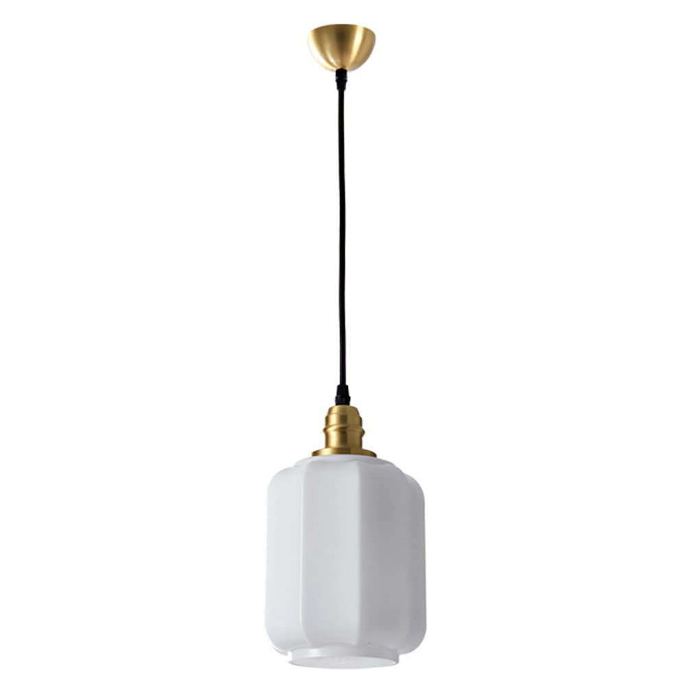 Lustre moderne en verre blanc pour une ambiance spa au-dessus du lavabo de salle de bain