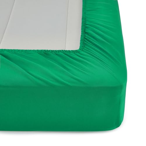 Image of Amazon Basics 5-Piece Soft Microfiber Kid's Bed-in-a-Bag Bedding Set, Twin, Green, Solid