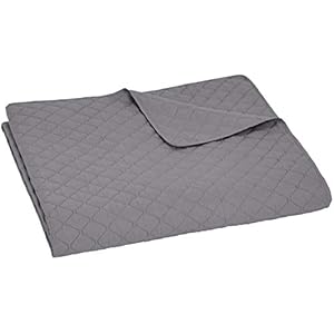 Amazon Basics – Bettüberwurf mit Prägemuster, extra-groß, Dunkelgrau, Rauten, 220 x 240 cm