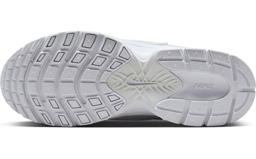 Nike Women's V5 Runner Sneaker4