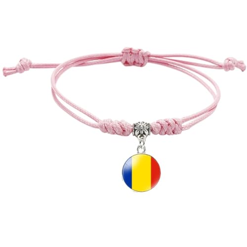 【Design alla moda】 Braccialetti intrecciati con ciondolo distintivo bandiera della Romania. Come dimostrazione dell'identità del tuo paese di origine o del tuo favore per un paese. Esprimi il tuo orgoglio e amore per il tuo paese. moda originale, cool e punk, adatta a tutti gli uomini/donne/adolescenti. Classico braccialetto in pelle intrecciata con bandiera patriottica, tendenza, hip hop, gioielli rapper.
