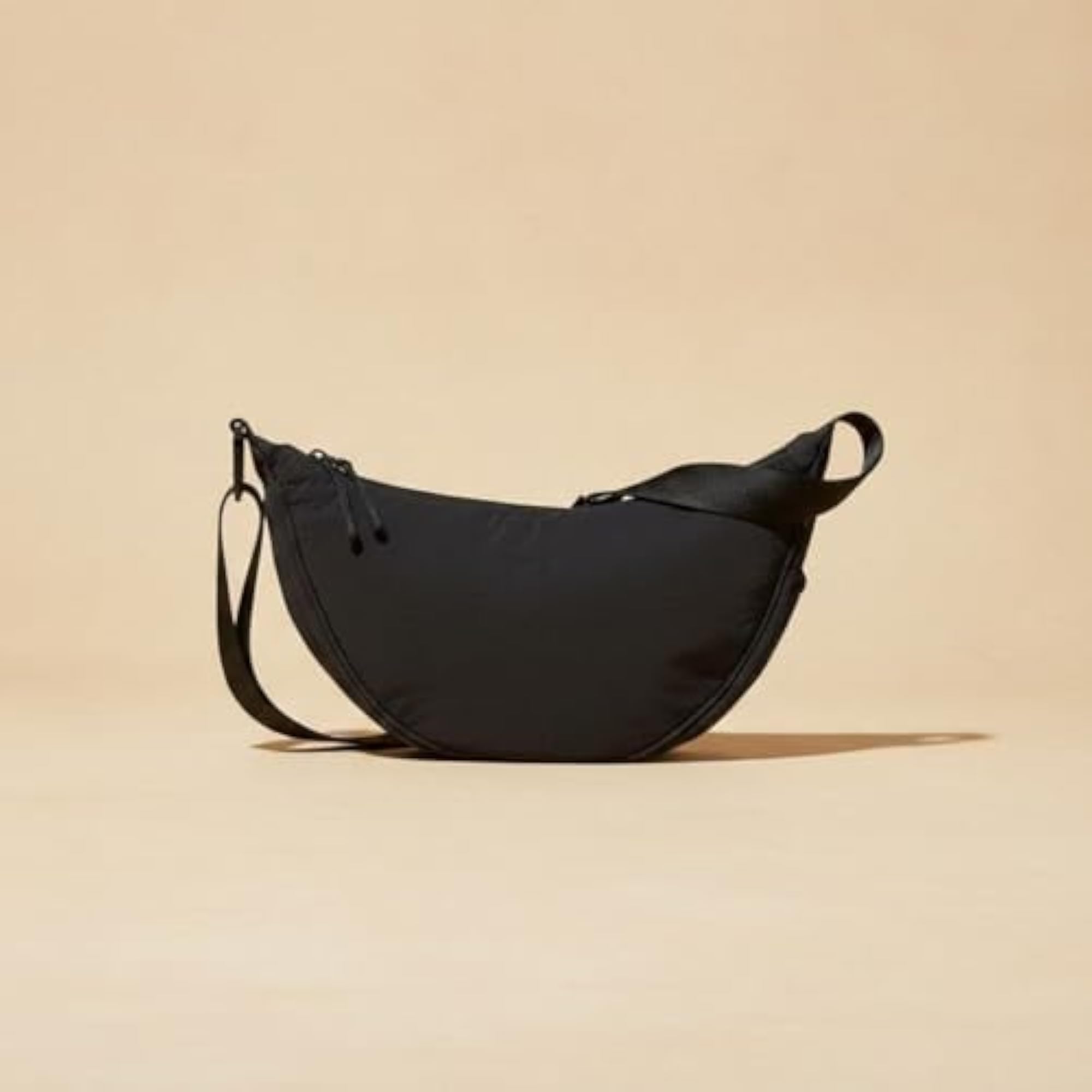 Women's Adjustable Strap Solid Color Dumpling Shoulder Bag